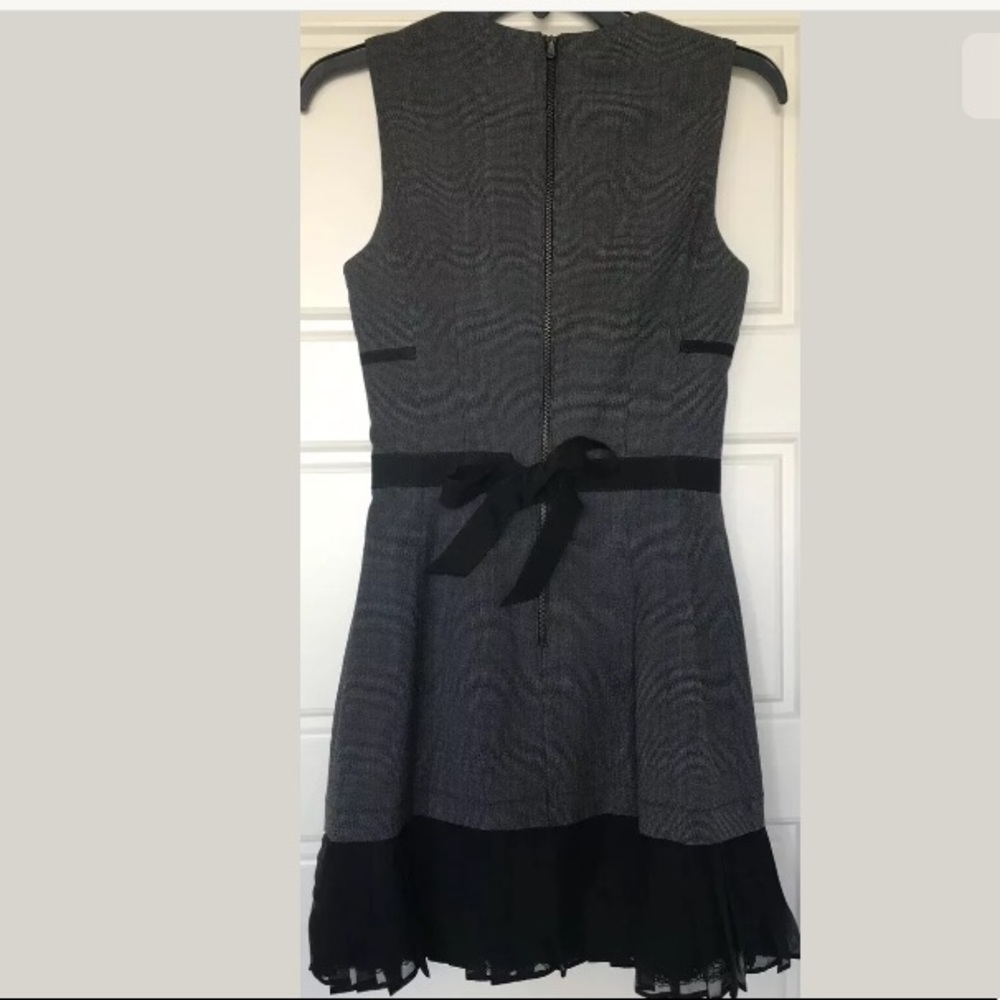 D&G Silk Blend Short Pleated Grey Black Dress Sz 2 - Picture 4 of 9